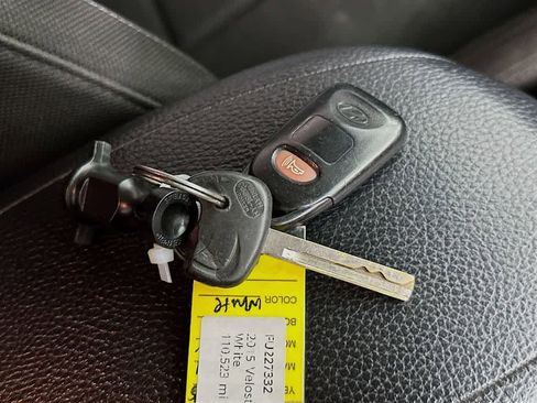 Used 2015 Hyundai Veloster image 21