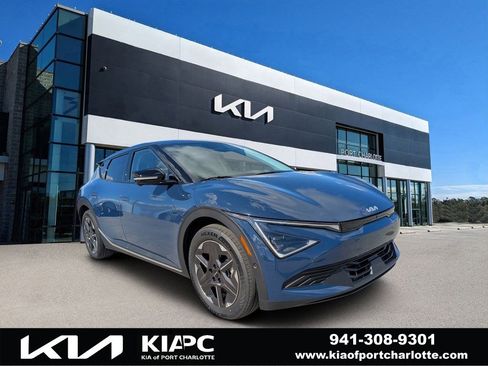 Used 2025 Kia EV6 Light w/ Light LR Technology Package RWD image 1