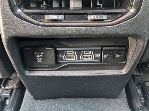 Used 2023 Jeep Grand Cherokee Limited w/ Black Appearance Package AWD/4WD image 24