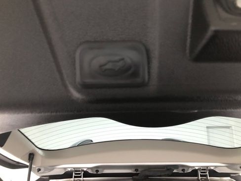 Used 2017 Buick Enclave Leather image 9