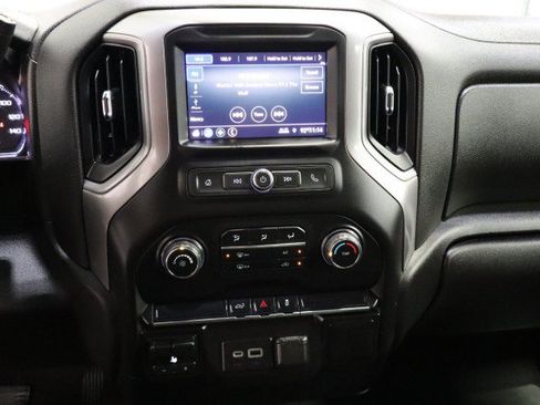 Used 2022 Chevrolet Silverado 2500 Custom w/ Custom Value Package AWD/4WD image 39