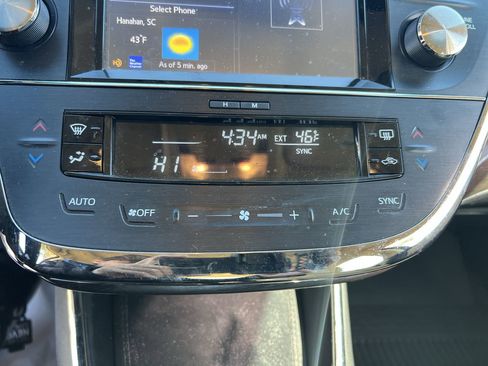 Used 2018 Toyota Avalon XLE Premium image 29