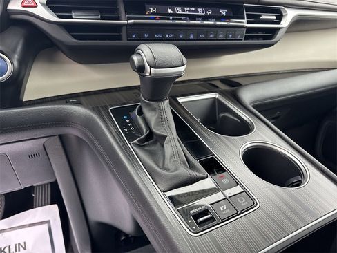 Used 2023 Toyota Sienna Platinum image 20