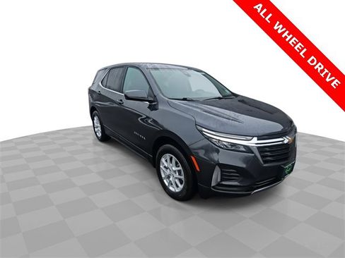 Used 2022 Chevrolet Equinox LT w/ Driver Convenience Package image 2