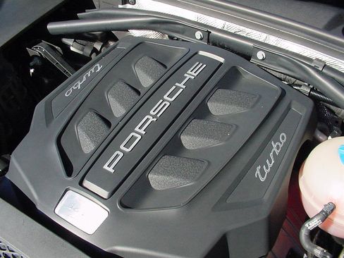 Used 2016 Porsche Macan Turbo image 48