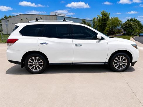 Used 2015 Nissan Pathfinder SV FWD image 8