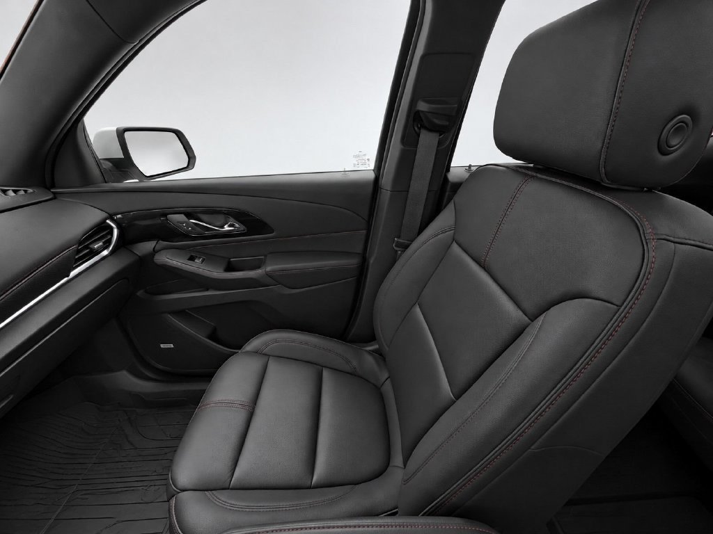 Used 2023 Chevrolet Traverse RS w/ LPO, Floor Liner Package AWD/4WD image 15