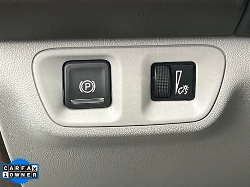 Used 2023 GMC Acadia SLT image 22