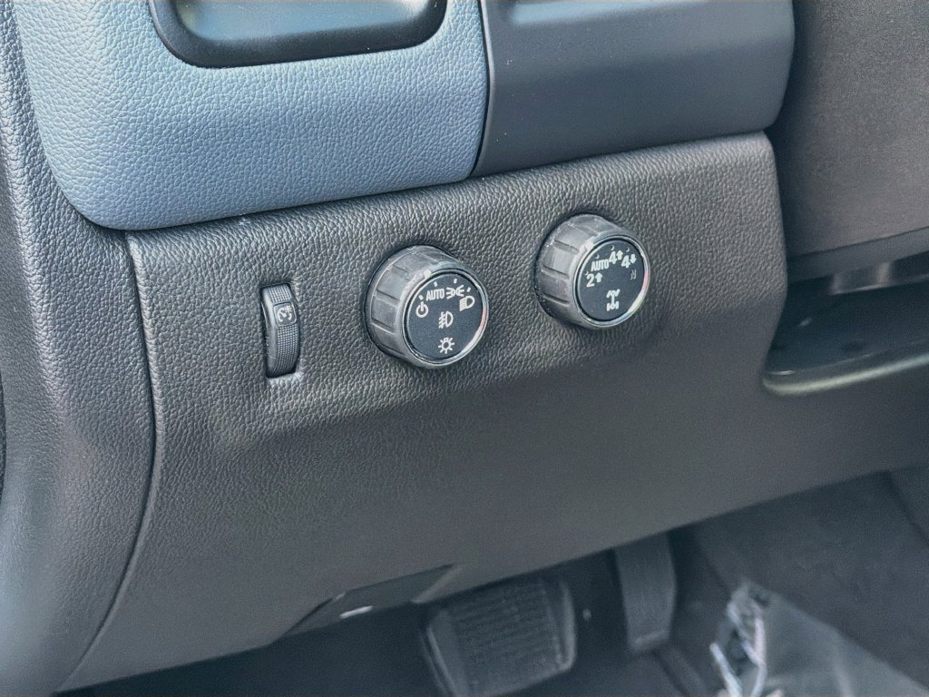 Used 2022 Chevrolet Colorado Z71 AWD/4WD image 10