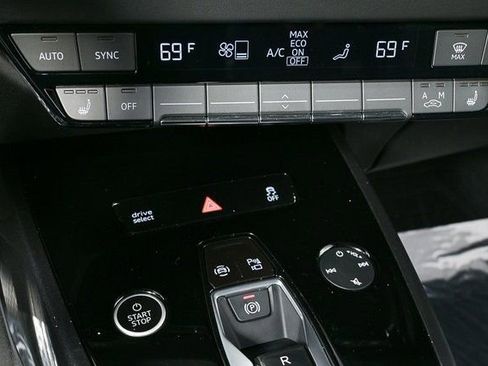 Certified 2023 Audi Q4 e-tron Prestige w/ Black Optic Package image 16