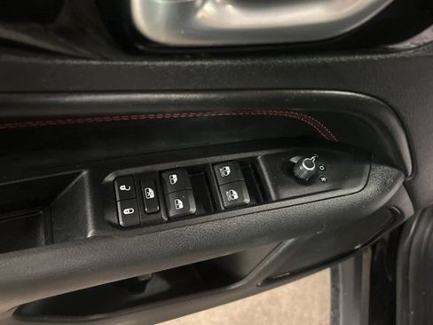 Used 2022 Jeep Compass Trailhawk AWD/4WD image 12