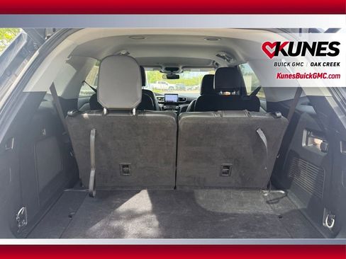 Used 2024 Ford Explorer Limited AWD/4WD image 4