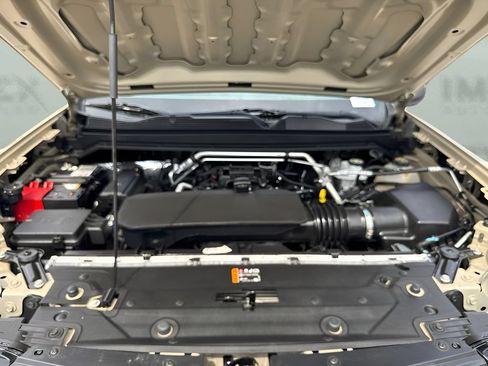 Used 2024 Chevrolet Colorado W/T RWD image 18