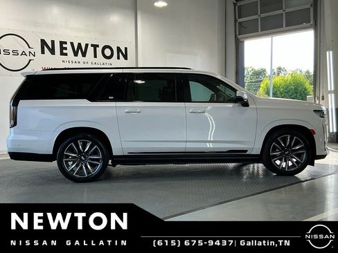 Used 2021 Cadillac Escalade ESV Sport Platinum RWD image 34