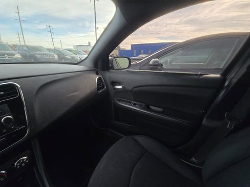 Used 2014 Chrysler 200 LX image 12