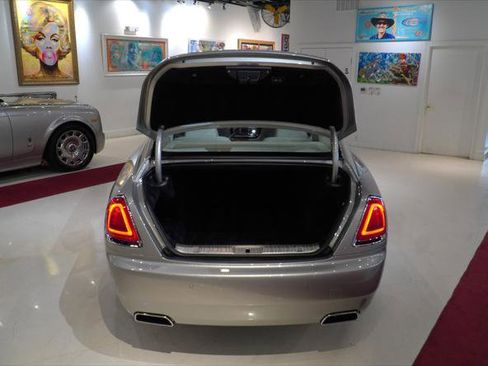 Used 2016 Rolls-Royce Wraith RWD image 16