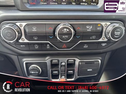 Used 2023 Jeep Gladiator Overland AWD/4WD image 24