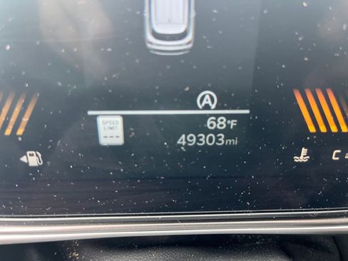 Used 2024 Kia Sorento S image 9