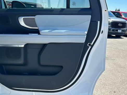 New 2026 Ford Expedition Max Platinum w/ Platinum Ultimate Package AWD/4WD image 12