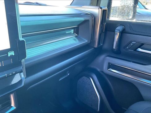 Used 2024 GMC Hummer EV 3X image 33
