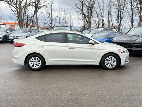 Used 2017 Hyundai Elantra SE image 8
