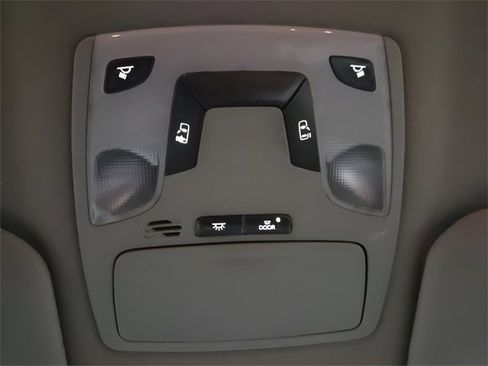 Used 2011 Toyota Sienna LE image 31