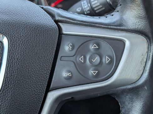 Used 2018 GMC Acadia SLT image 13