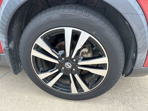 Used 2018 Nissan Kicks SV image 6