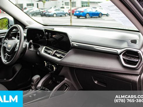 Used 2025 Chevrolet TrailBlazer LT FWD image 21