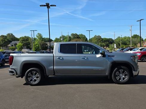 Used 2025 GMC Sierra 1500 SLT AWD/4WD image 6
