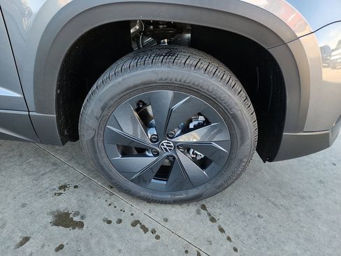 New 2026 Volkswagen Taos S image 9