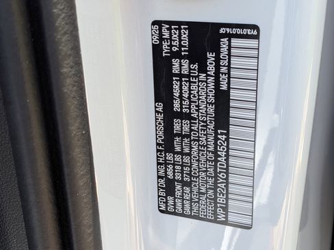 Certified 2026 Porsche Cayenne E-Hybrid Coupe AWD/4WD image 30