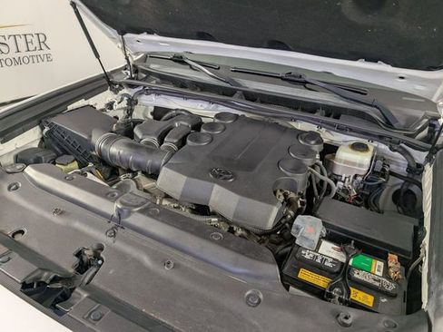 Used 2016 Toyota 4Runner SR5 Premium image 34