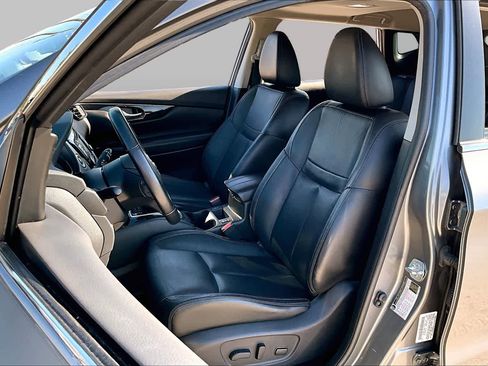 Used 2017 Nissan Rogue Sport SL w/ SL Premium Package FWD image 8