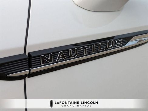 Certified 2022 Lincoln Nautilus Black Label w/ Class II Trailer Tow Package image 10