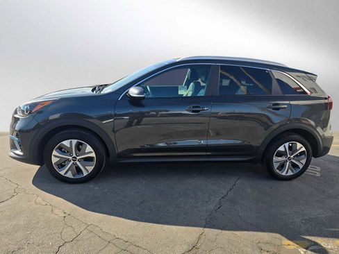 Used 2022 Kia Niro EX image 6