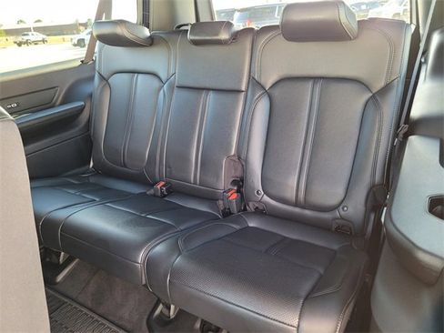 Used 2024 Jeep Wagoneer L 4WD w/ Premium Group I image 24