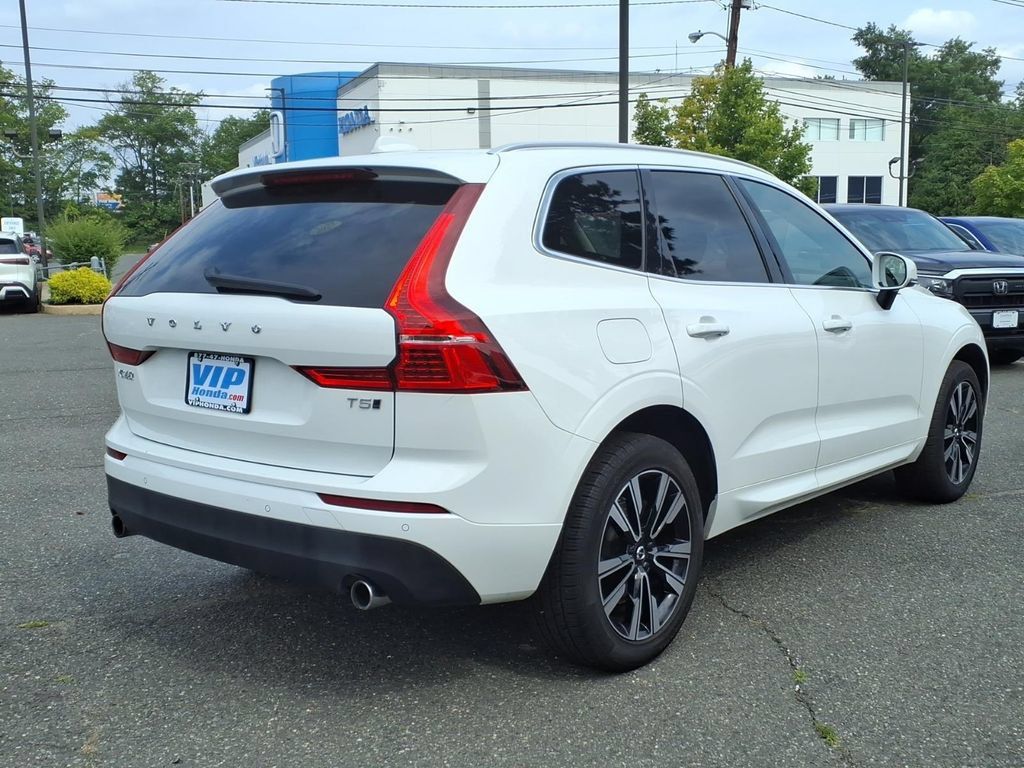 Used 2021 Volvo XC60 T5 Momentum w/ Climate Package AWD/4WD image 6