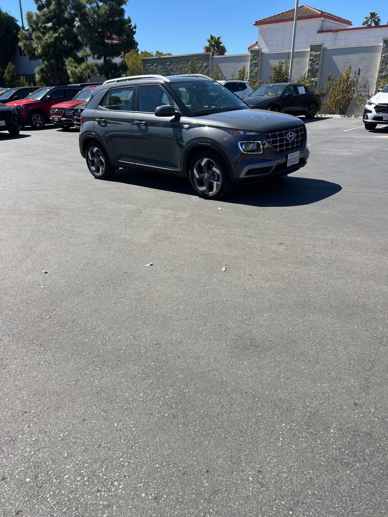 Used 2026 Hyundai Venue SEL FWD image 5