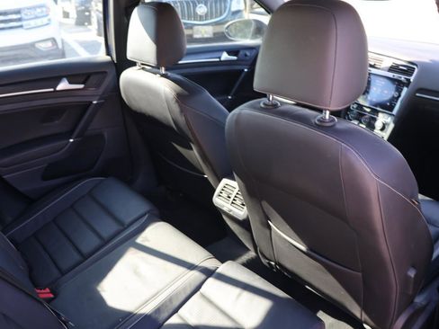 Used 2019 Volkswagen Golf 4-Door image 14