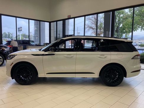 Used 2025 Lincoln Aviator Reserve w/ Equipment Group 201A image 8