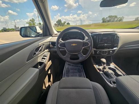 Used 2021 Chevrolet Traverse LT FWD image 13