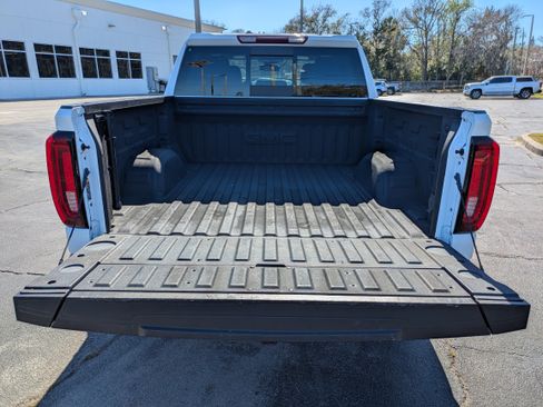 Certified 2023 GMC Sierra 1500 SLT w/ SLT Premium Package image 18