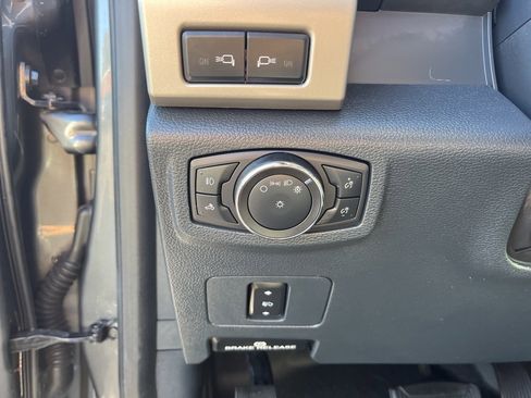 Used 2022 Ford F450 Lariat w/ Lariat Value Package image 18