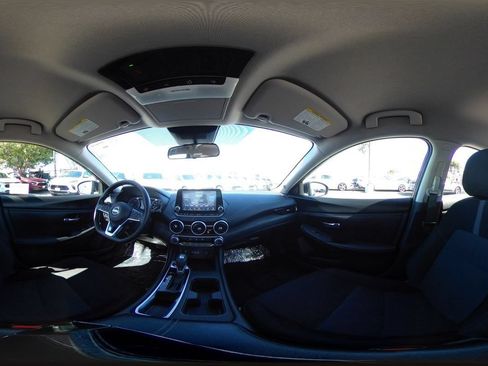 Used 2025 Nissan Sentra SV FWD image 42