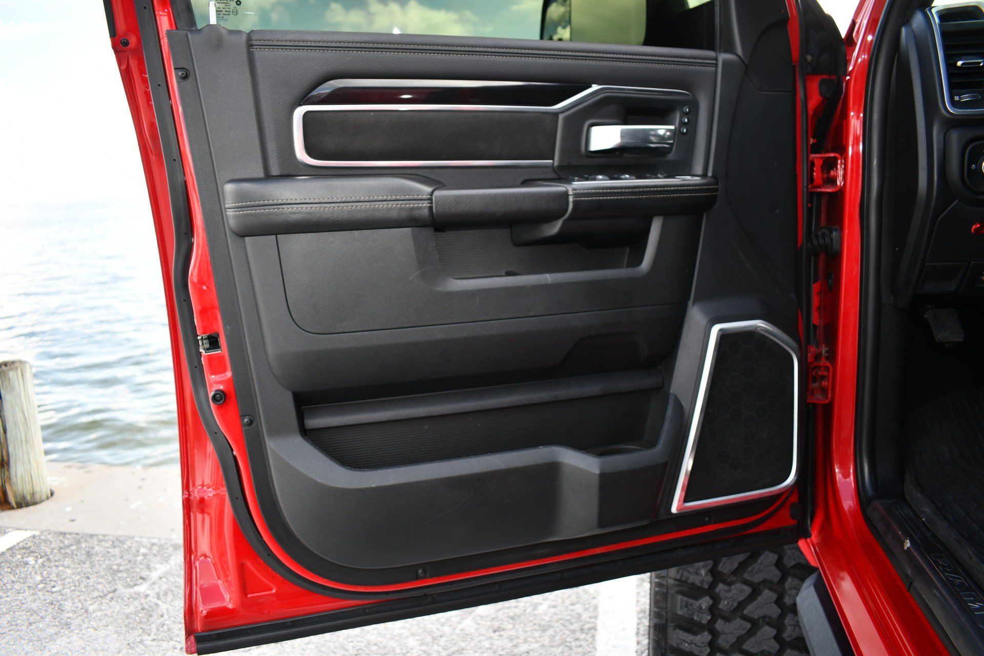 Used 2020 RAM 2500 Laramie w/ Night Edition AWD/4WD image 46