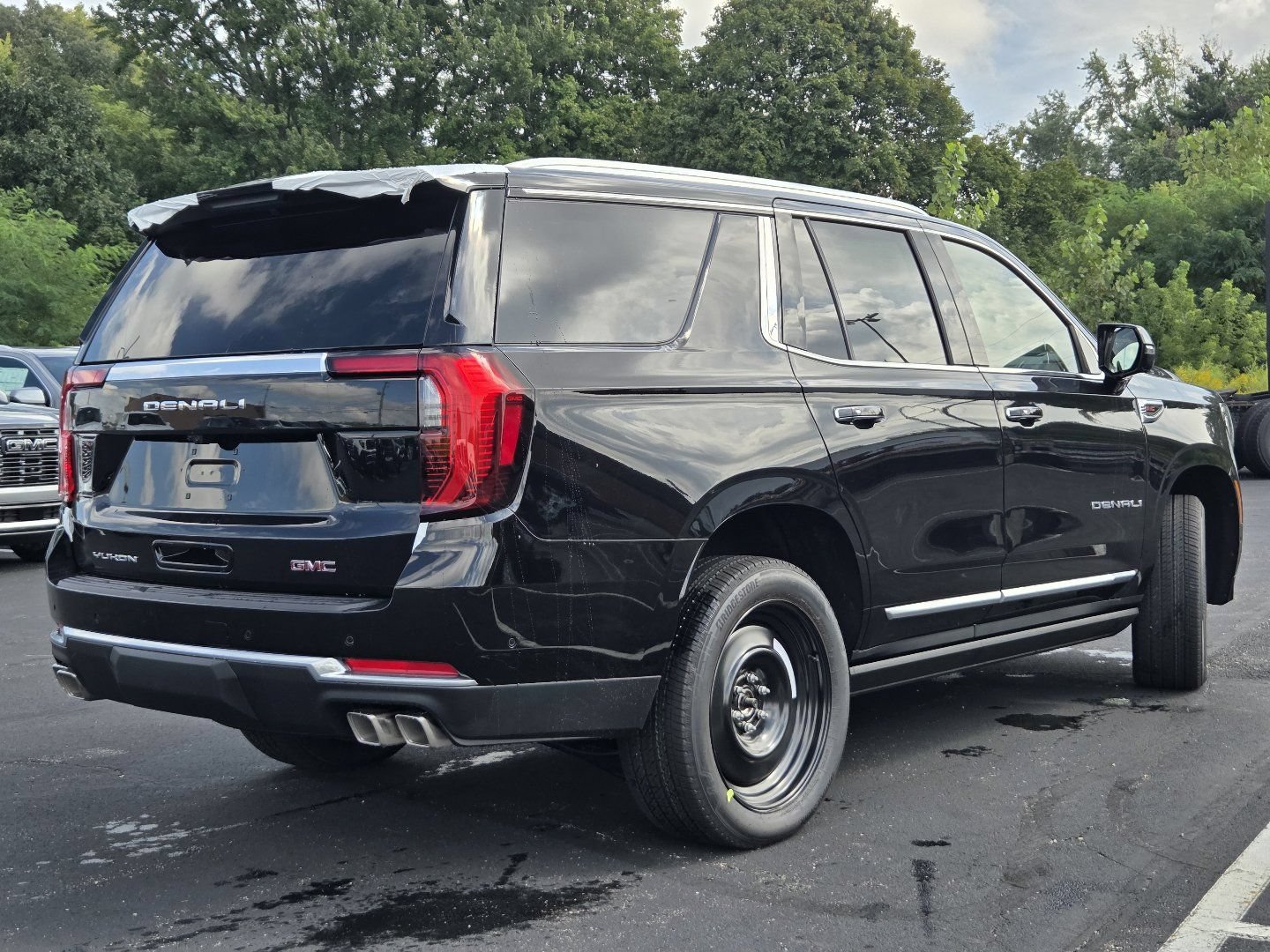 New 2026 GMC Yukon Denali w/ Sun & Power Step Package AWD/4WD image 21