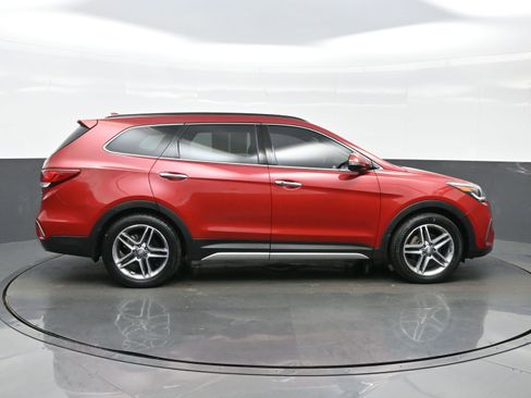 Used 2017 Hyundai Santa Fe Limited image 7