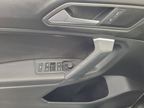 Used 2019 Volkswagen Tiguan SE image 24