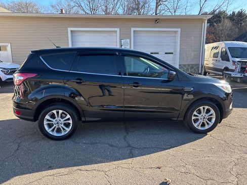 Used 2017 Ford Escape SE image 7